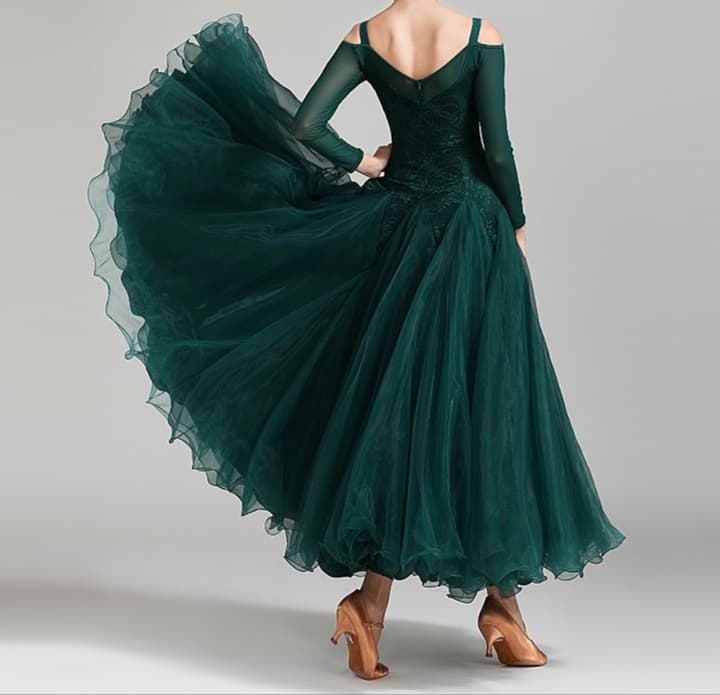 優雅舞踏会 ダンス ドレス 胸元シアー素材 デザイン