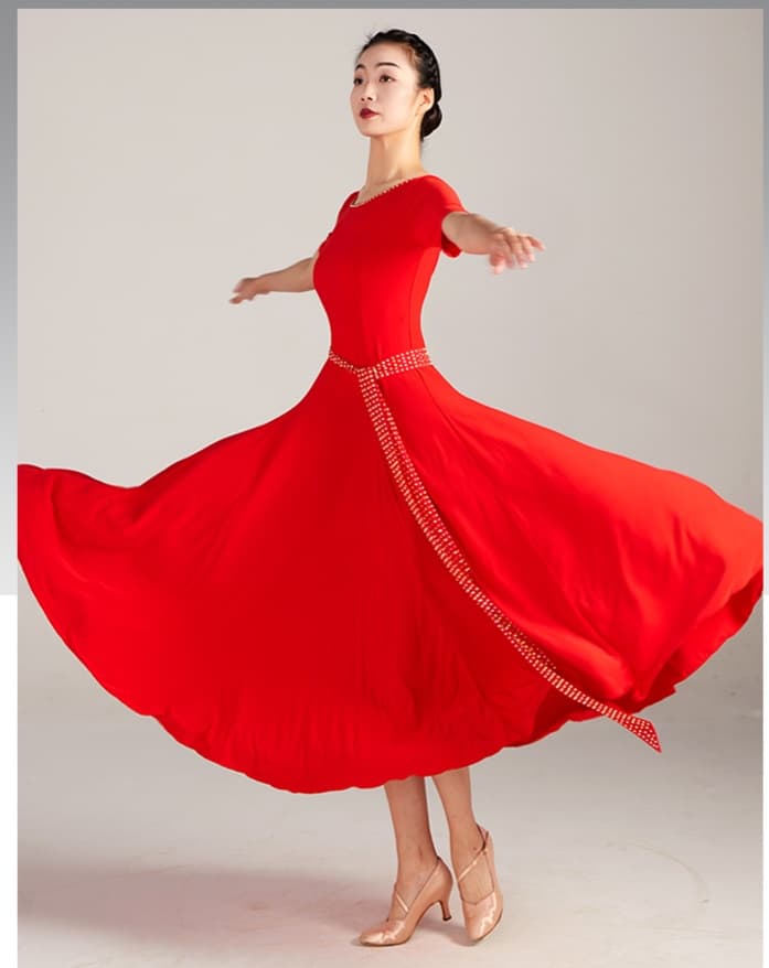 社交 ダンス ドレス 社交ダンス 優美な舞踏会ドレス 流麗なスカートライン