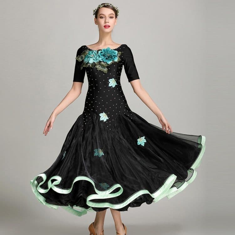 社交 ダンス ドレス 花舞う優美なドレス