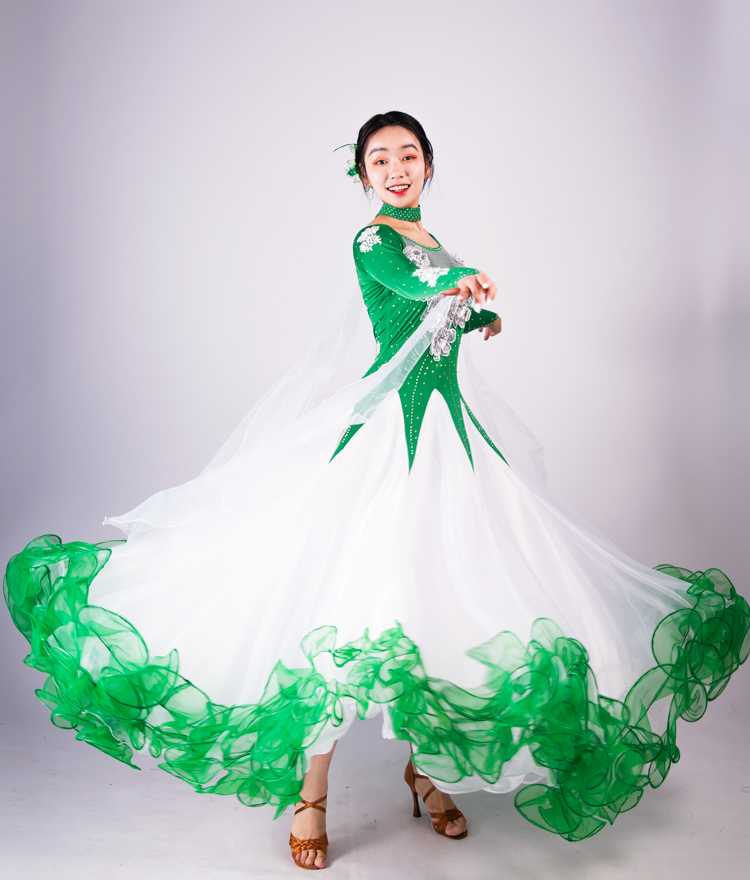 社交 ダンス ドレス 花びら舞う優雅なワルツドレス