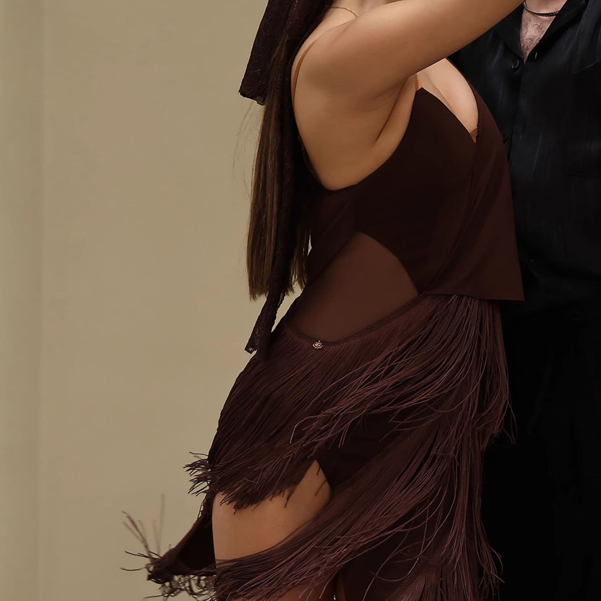 社交 ダンス ドレス 華麗なる房飾り非対称袖社交ダンス衣装