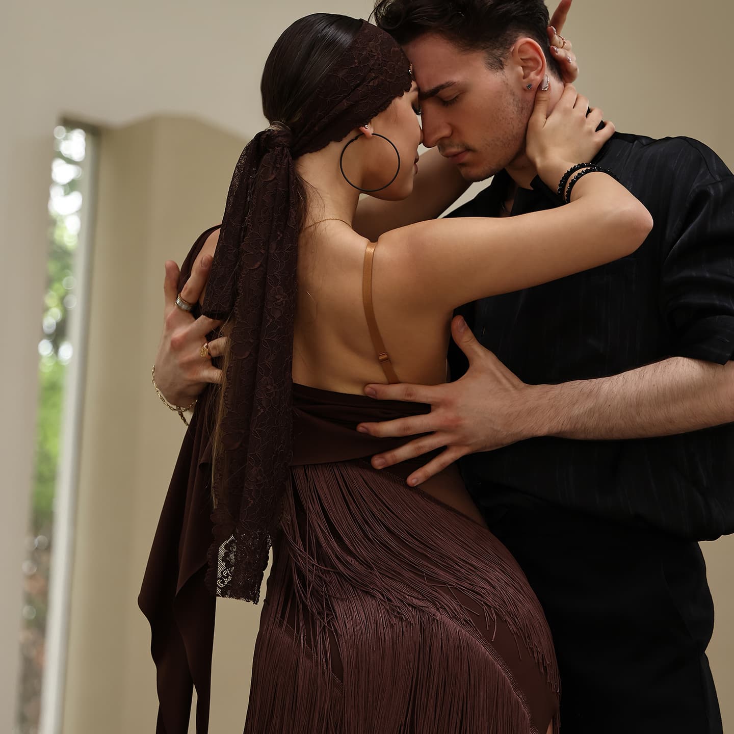 社交 ダンス ドレス 華麗なる房飾り非対称袖社交ダンス衣装