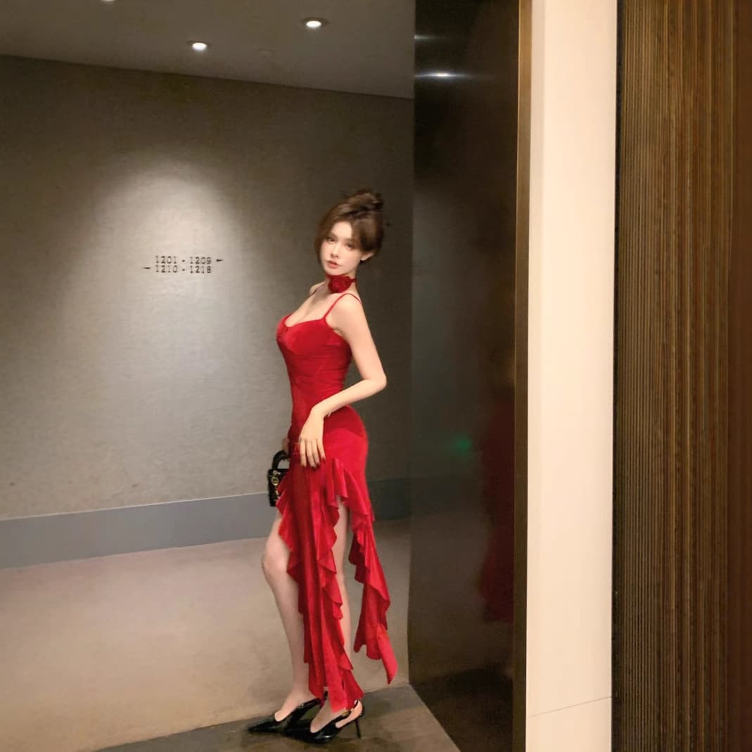 ダンス ドレス 優雅な花飾り付きフレアスリットドレス