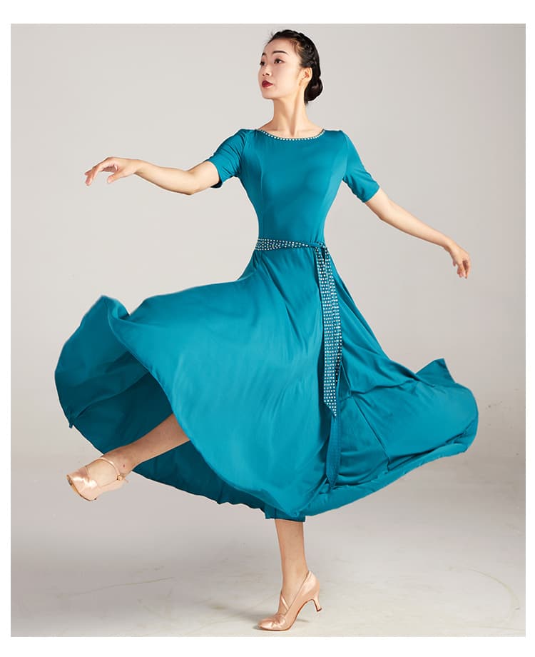 社交 ダンス ドレス 社交ダンス 優美な舞踏会ドレス 流麗なスカートライン