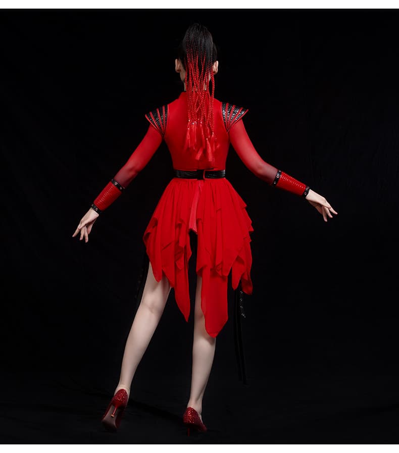 軽やか魅せる アシンメトリー 優雅舞姫 ダンスドレス｜バレエの優雅さを際立たせる非対称デザインの